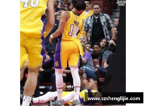 球员撕球衣事件：从背后光鲜到面前尴尬